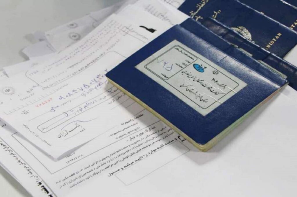 آغاز تمدید ویزای پاسپورت‌های طرح خانواری مهاجرین افغانستانی در ایران