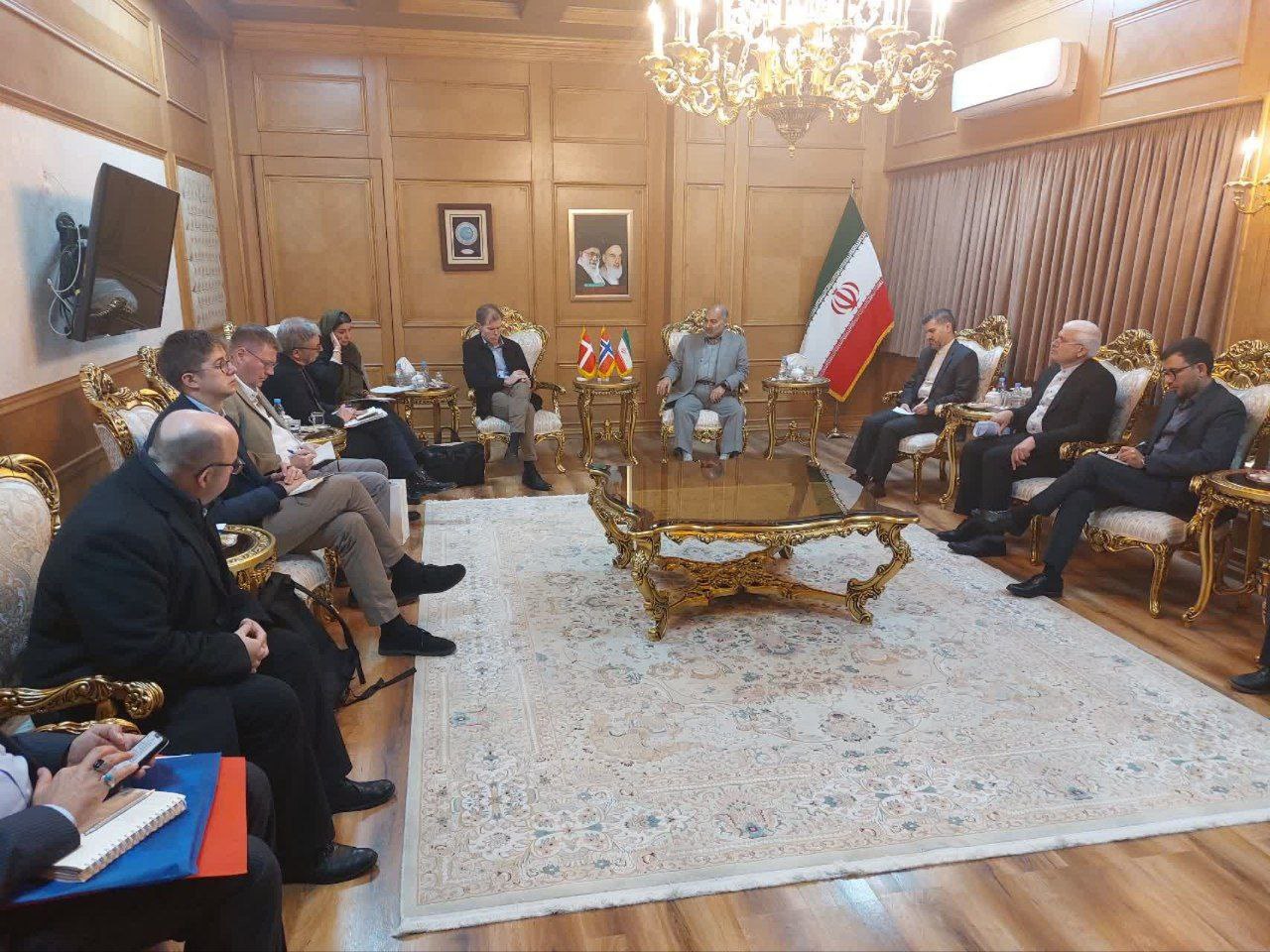 دیدار سفیران