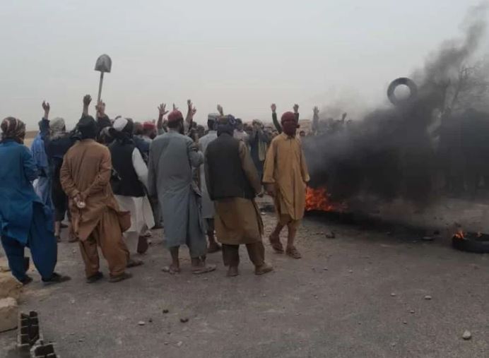طالبان در فراه 3 معترض را به گلوله بست
