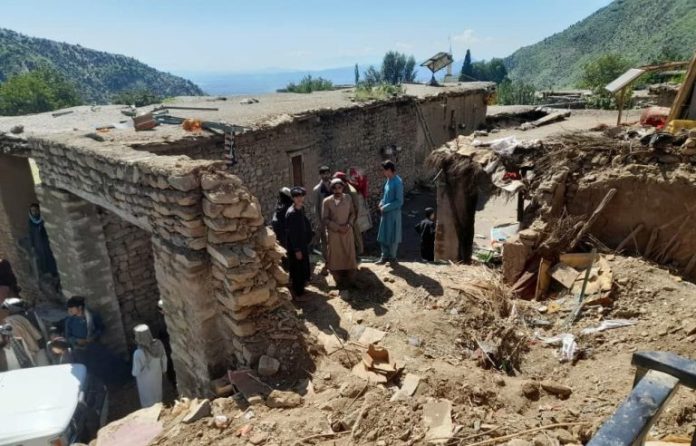 ٣ کشته بر اثر فروریختن سقف یک خانه در بادغیس